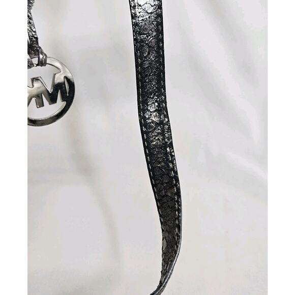 Michael Kors Silver Metallic Textured Patent Leather Logo Charm Shoulder Bag - Picture 15 of 15